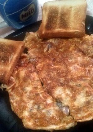 A picture of Sausage omlette.