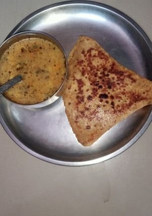 तिकोना मसाला पराठा(tikona masala masala recipe in hindi) रेसिपी मुख्य फोटो