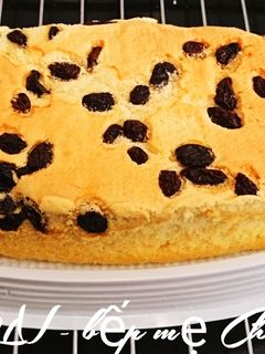 Hình của món Bánh Chiffon cơ bản mix nho khô.