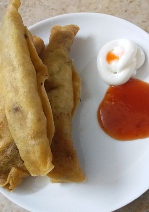 A picture of Chicken and vege roll.