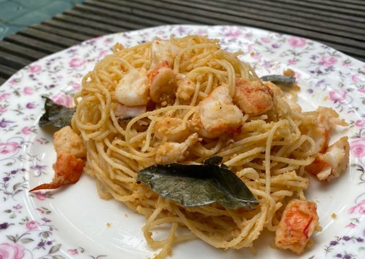 Cara Gampang Menyiapkan Spaghetti Telur Asin dengan Udang yang Lezat