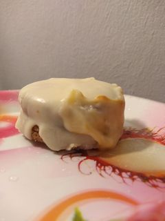 Una foto de Alfajores integrales rellenos de dulce de leche😍🤤