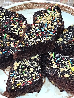 صورة لوصفة بسبوسة بالشكلاطة و الكاوكاو 🍫🥜
