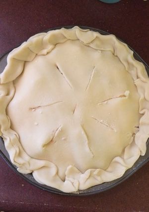A picture of Simple Rhubarb Pie.