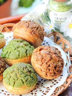 雙色菠蘿小泡芙(附香草卡士達醬作法) 的食譜成品照片