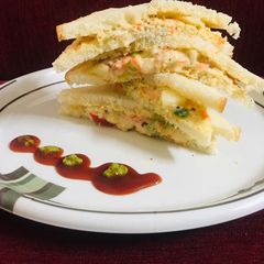 A picture of Spicy veg mayo sandwich.