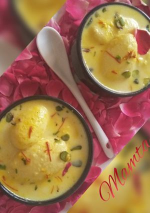 A picture of Angoori Rasmalai.