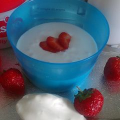 A picture of Vickys Coconut Yogurt by Easiyo Yogurt Maker, Gluten, Dairy, Egg & Soy-Free.