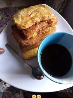 A picture of Fried bread in egg.