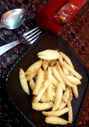 A picture of Leftover idli french fries.