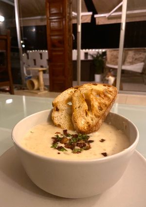 Una foto de Sopa de papa (deliciosa)