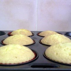 A picture of Pound (cup)cake.