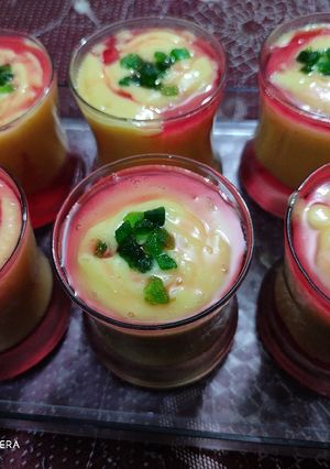 A picture of Combo flavour Mango Milk Shake.