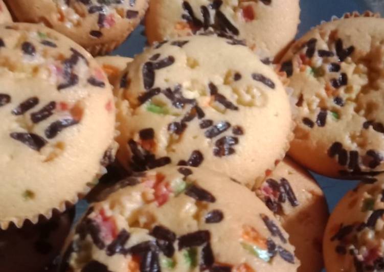 Langkah Mudah untuk Menyiapkan Cupcake kental manis Anti Gagal