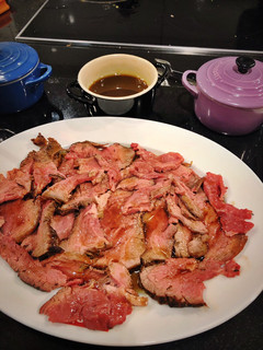 Una foto de Roast beef a la CocaCola