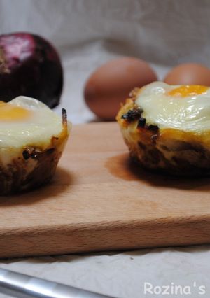A picture of Onion omelette muffins.