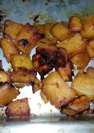 A picture of caramelized butternut squash.