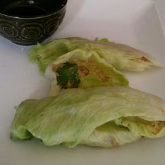 Lettuce rice wrap A picture of Lettuce rice wrap.