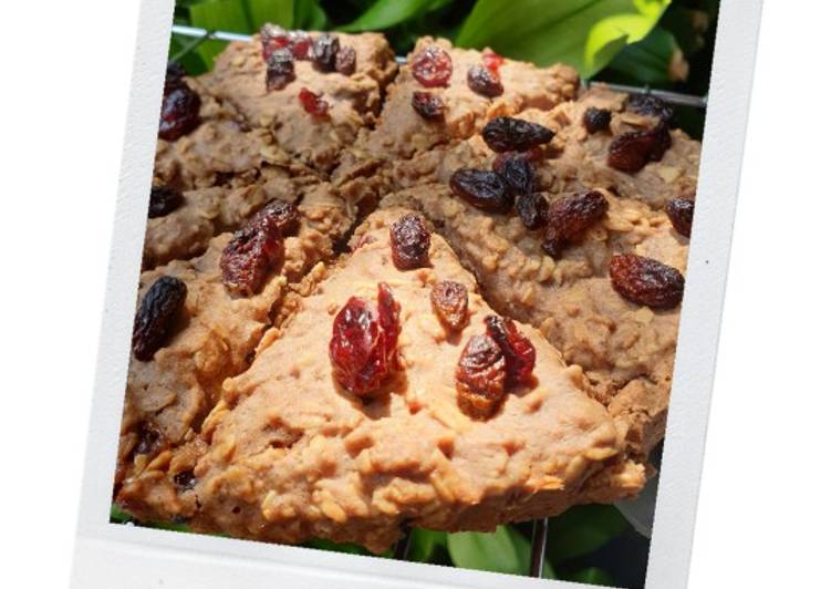 Langkah Mudah untuk Menyiapkan Cinnamon Raisin Oatmeal Scone (no Milk-with Creme) Anti Gagal