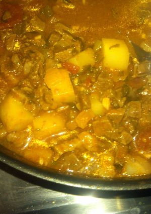 A picture of Carne guisada con papas (meat n potatoes with gravy).