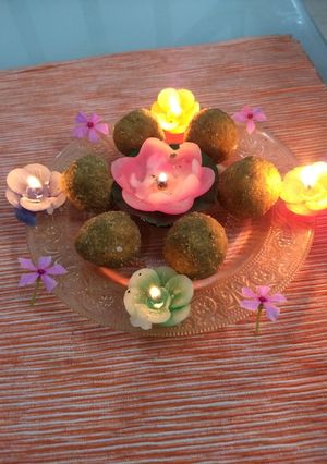 A picture of Sattu ke laddoo.