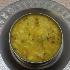 A picture of Dal khichdi.