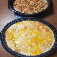 A picture of My mom's famous Mac and cheese.