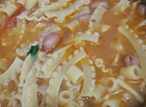 Foto di Fagioli spollichini con pasta mista... "spullicarielli" 🍅🍃🍝😋