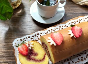 Foto resep Roll Cake Strawberry Saffron (1240)
