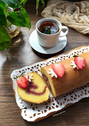 Foto resep Roll Cake Strawberry Saffron (1240)