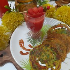 A picture of Moong daal palak chilla.