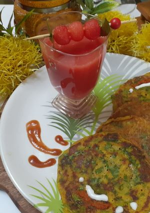 A picture of Moong daal palak chilla.