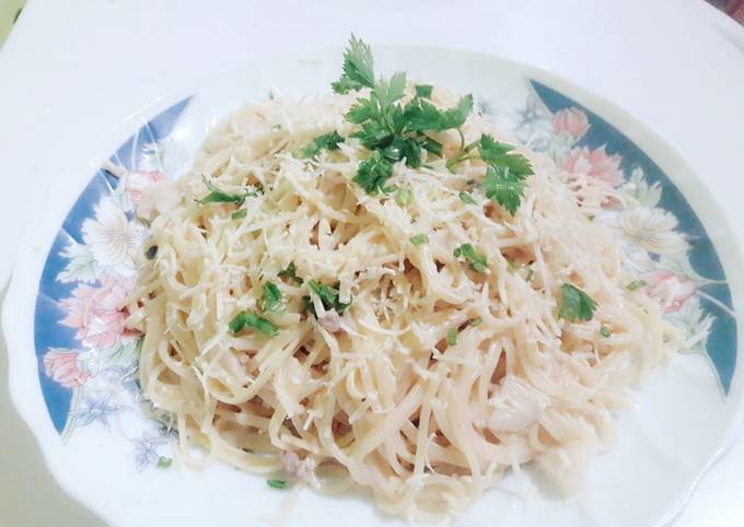 Fettuccine Carbonara Yummy