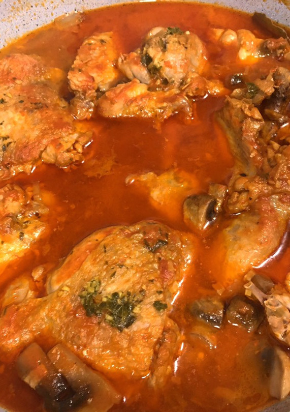 Una foto de Pollo a la cacerola