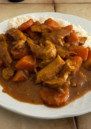 Una foto de Pollo Ras el Hanout y Harissa (Tipo Guiso)