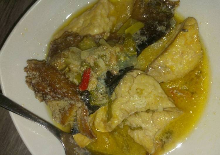 Bahan-bahan Tumis Santan Ikan Salai #alaurangminang Sederhana Untuk Jualan