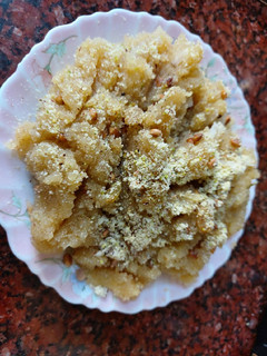 A picture of Semolina dry fruit halwa.