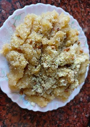 A picture of Semolina dry fruit halwa.