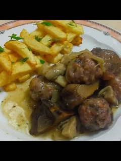 Una foto de Albóndigas con níscalos - robellones