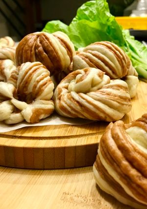 鮮奶可可粉小花捲（蒸煮爐版） 的食譜成品照片