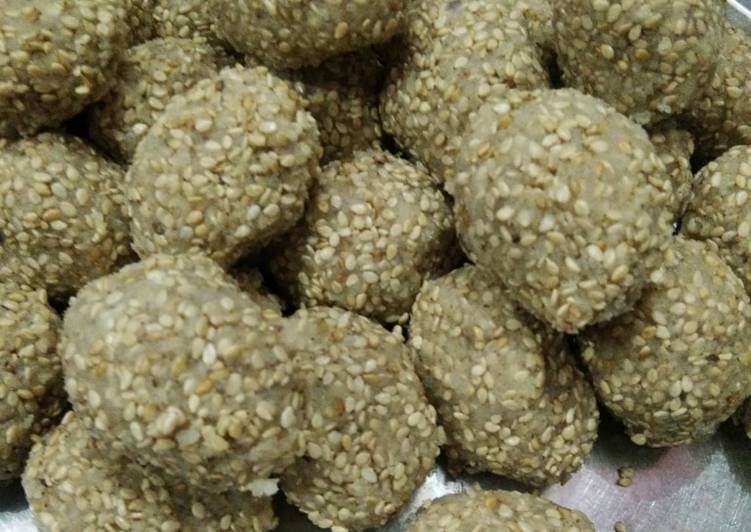 Simple Way to Make Quick Til ke ladoo with khoya