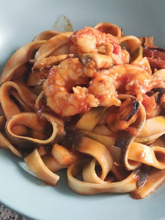 Una foto de Tallarines Frutti di Mare con tomate seco
