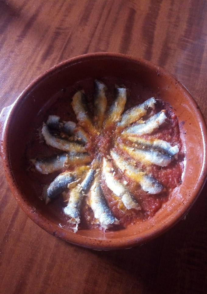 Una foto de Sardinas a la cazuela y horno