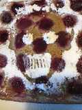 Gâteau « démoniaque » aux pêches de vigne