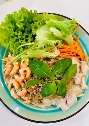 A picture of Cassava Noodle Salad with Shrimp and Pork.
