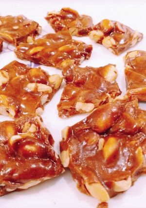 मूंगफली की चिक्की (Moongfali ki chikki recipe in Hindi) रेसिपी मुख्य फोटो