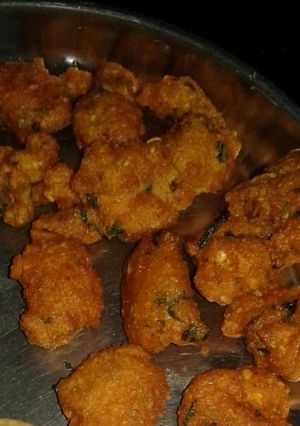 A picture of Moong dal ke pakode.
