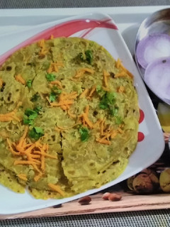 காரட் வீட் மசாலா பரோட்டா (Kara Sweet masala Parotta Recipe in tamil) செய்முறை முக்கிய புகைப்படம்
