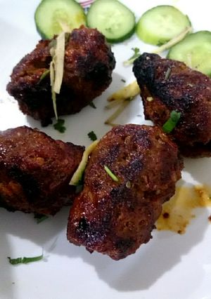 A picture of Gola kabab.