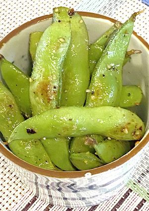 A picture of Grilled Edamame with Horinishi Spice.